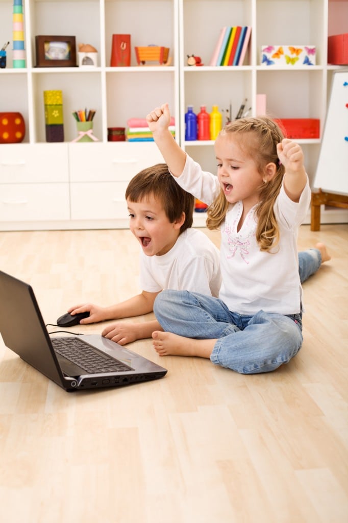 كيف تستخدم الإنترنت لجذب انتباه الأطفال
