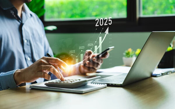 اتجاهات صاعدة في التسويق الرقمي .. عليك التركيز بها اتجاهات صاعدة في التسويق الرقمي .. عليك التركيز بها